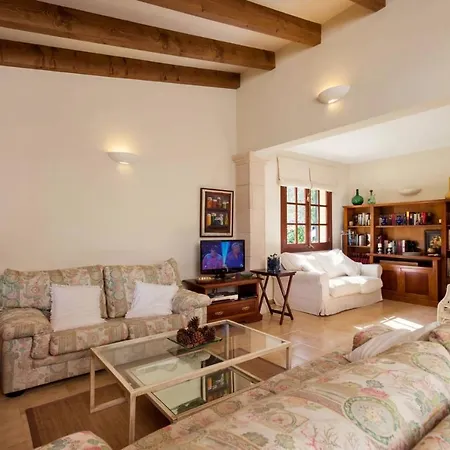 Villa Sleeps 4 Pool Air Con Wifi Pollenca