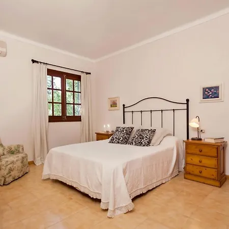 Sleeps 4 Pool Air Con Wifi