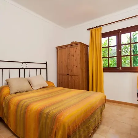 Sleeps 4 Pool Air Con Wifi Pollenca